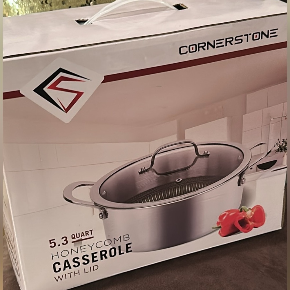 Cornerstone Honeycomb Casserole with Lid - 5.3 Quart, Silver